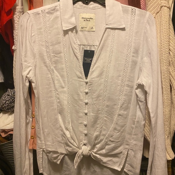 NWT Abercrombie & Fitch Button down top with crochet detail - Picture 3 of 3